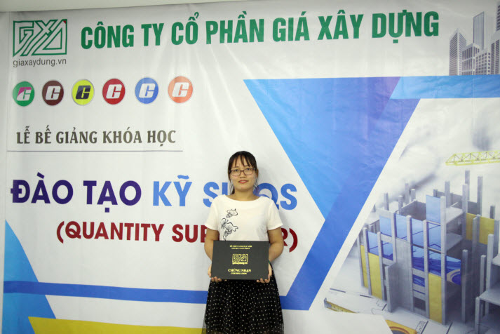 Nữ kỹ sư QS Việt Nam xinh đẹp